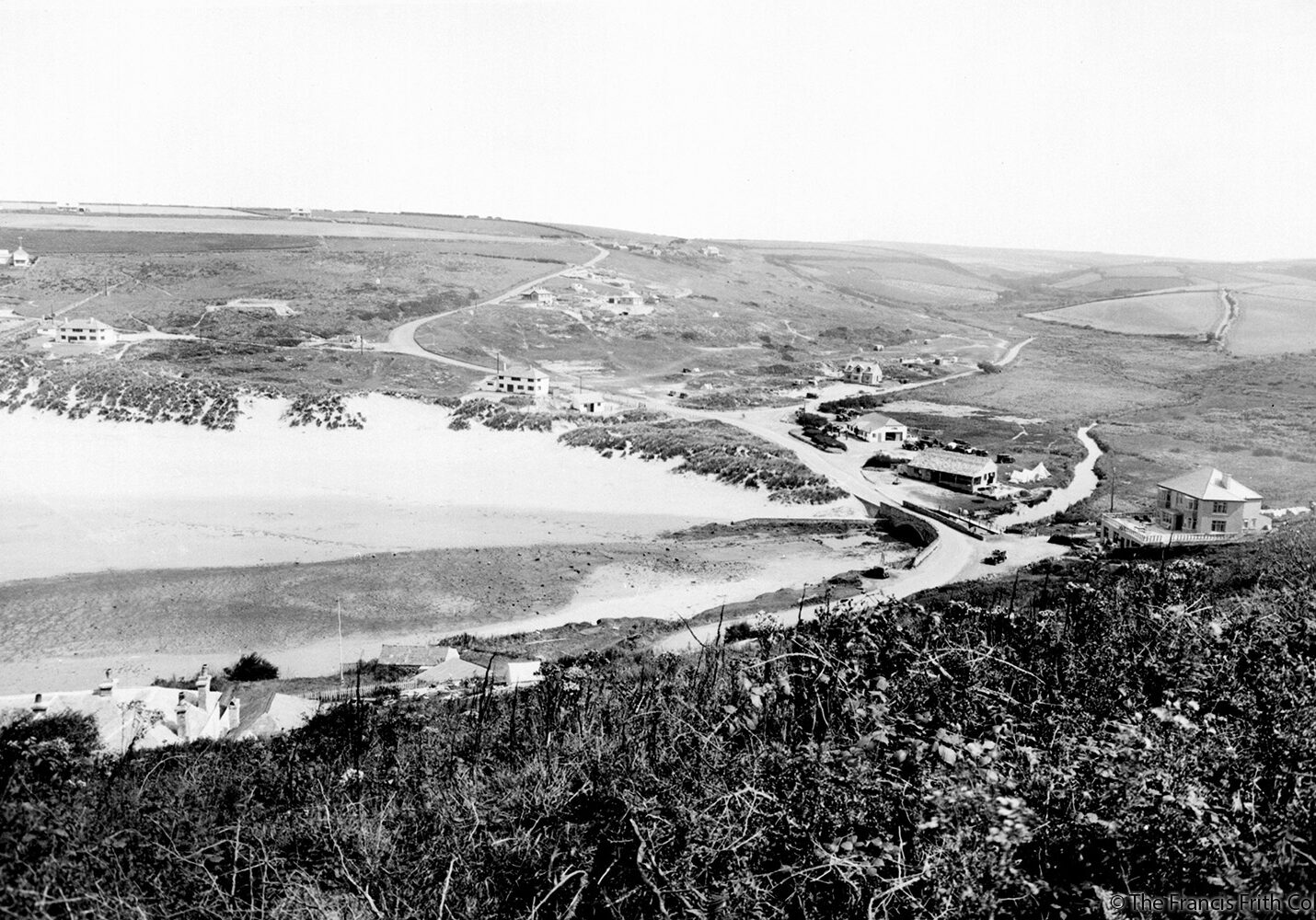 Mawgan Porth from southern cliffs,1935. Image courtesy of the Francis Frith collection.